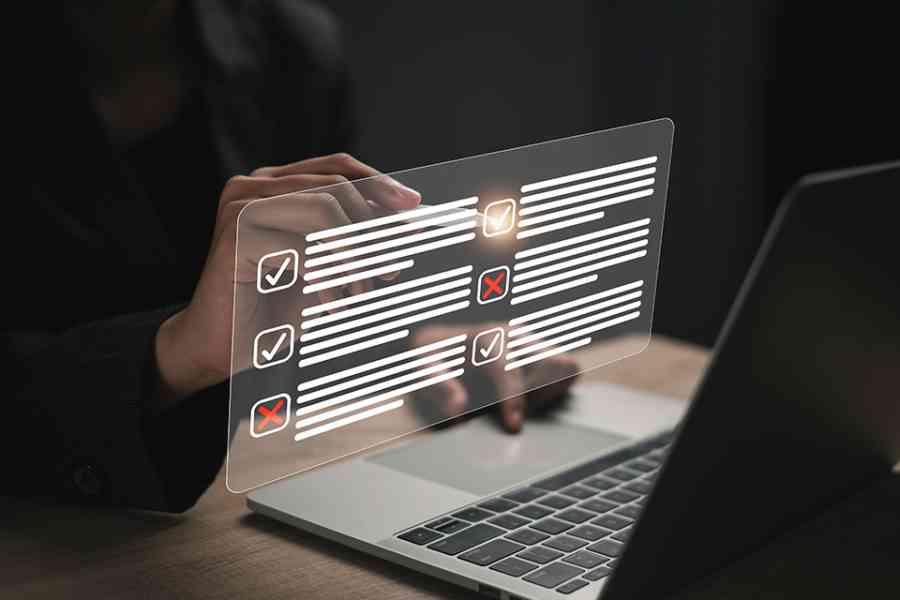 Rechtsform_Seite_1_AdobeStock_651225777_V1_gr_w900_h0_q30_jpg